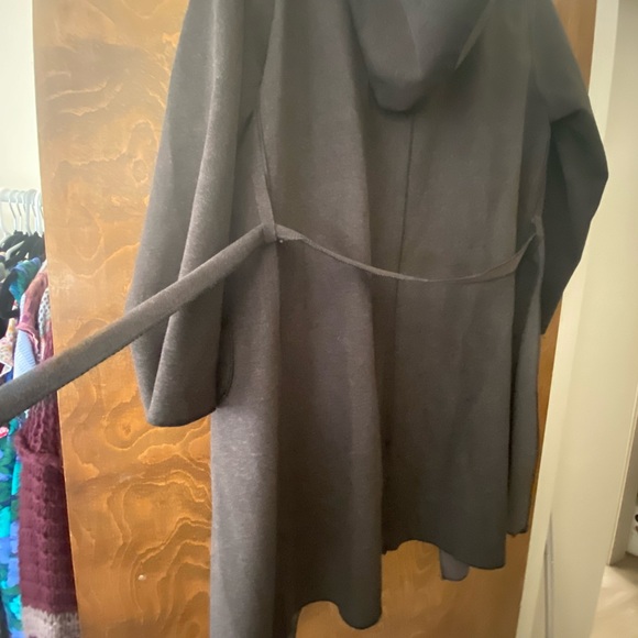 Jacket - Picture 3 of 4